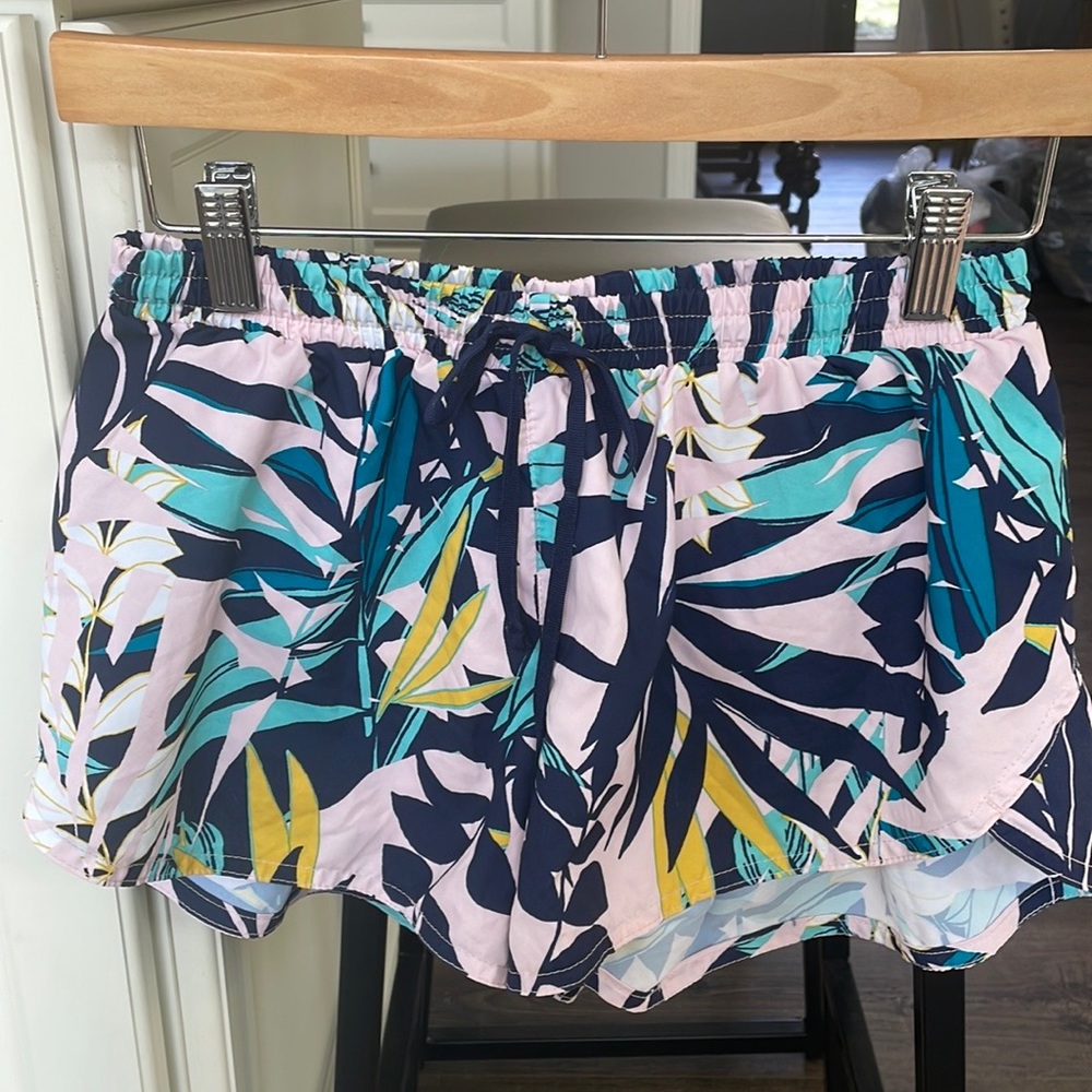 Old Navy active floral shorts Small